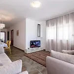 דירה White Sukošan