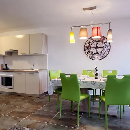 White Residence Accommodation Sukosan