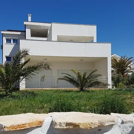 White Appartement *