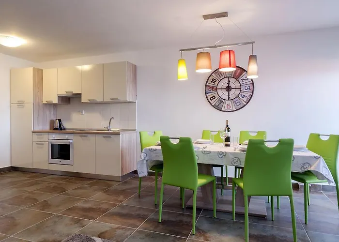 White Residence Accommodation Sukosan