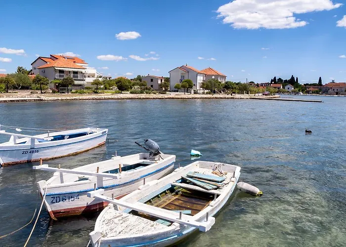 White Residence Accommodation Sukosan