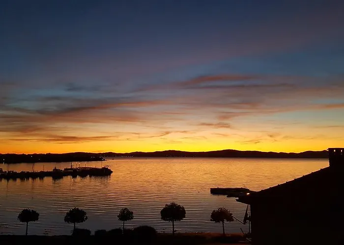 White Residence Accommodation Sukosan